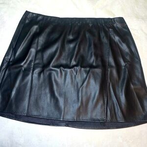 Max Studio Women's Faux Leather Wrap Black  Mini Plus Size Skirt 3X NWT